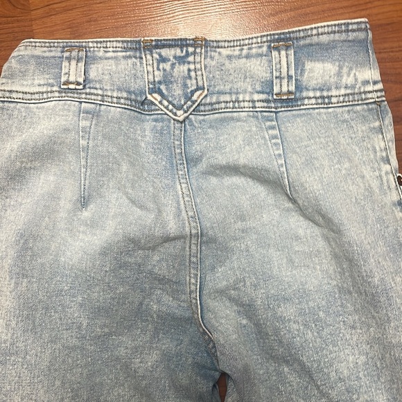 Abercrombie & Fitch Ultra High Rise acid wash mom jeans size. 0/25 - Picture 8 of 8